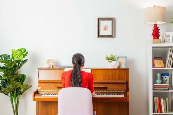 Trải Nghiệm Đàn Piano: Thuê Trước Khi Mua Để Không Hối Tiếc!