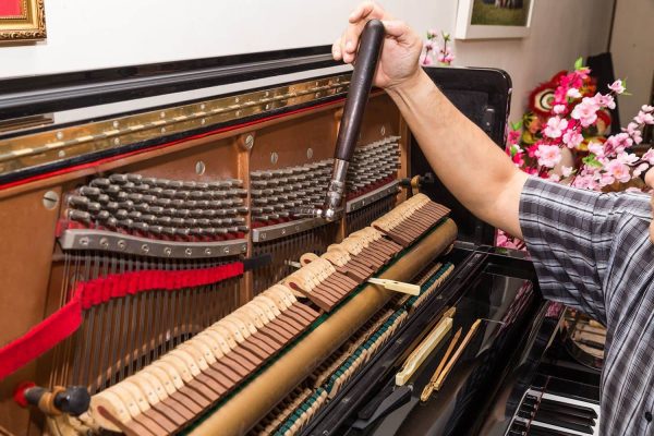 Khám Phá Dịch Vụ Nhận Lên Dây Đàn Piano Cơ Tại Linh Đàm