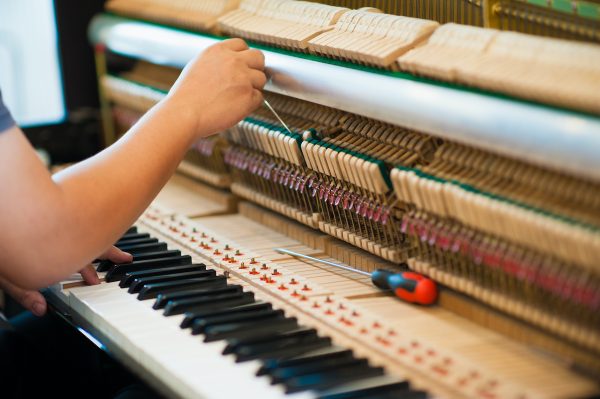 Bí quyết Lên dây và Bảo dưỡng Đàn Piano Cơ tại Hoàng Mai, Hà Nội