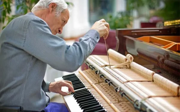 Khám Phá Dịch Vụ Sửa Chữa Bảo Dưỡng Đàn Piano Cơ Tại Ba Đình