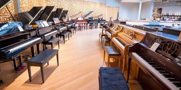 Khám Phá Tổng Kho Đàn Piano Cơ Chất Lượng Tại Nguyễn Du, Hai Bà Trưng